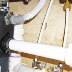 bathroom-plumbing-problems-cause-headaches